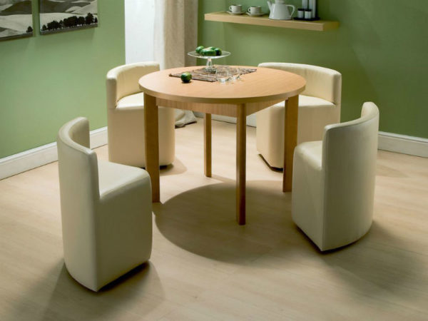Кухонные столы со стульями